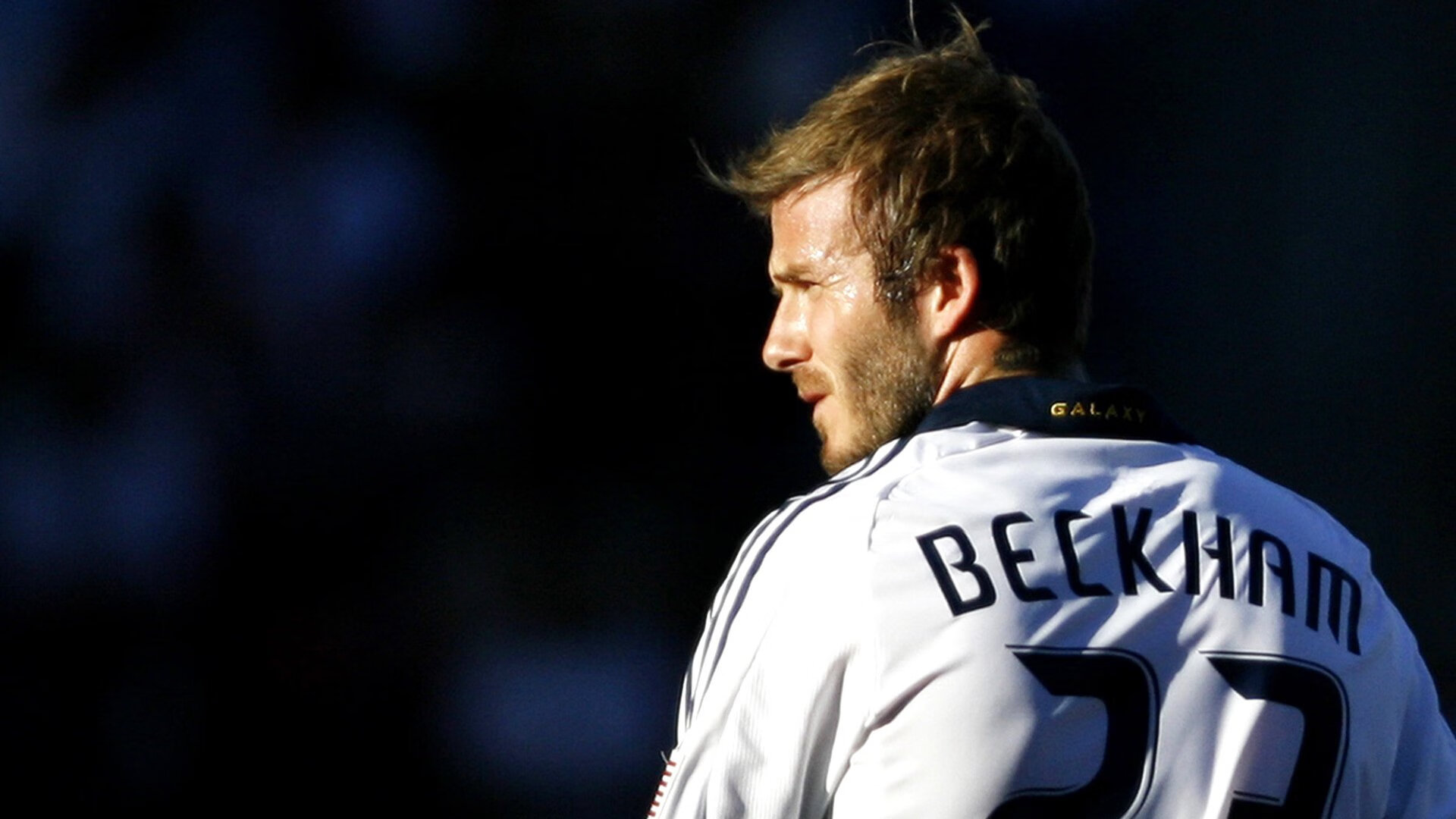 埃弗顿球员手球未被判点球，桑德兰球迷愤怒，埃弗顿著名球员